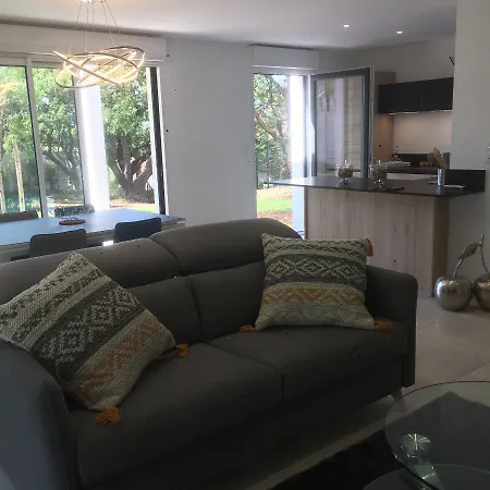 T3 Neuf Avec Grand Jardin - Proche Des Plages Appartement *